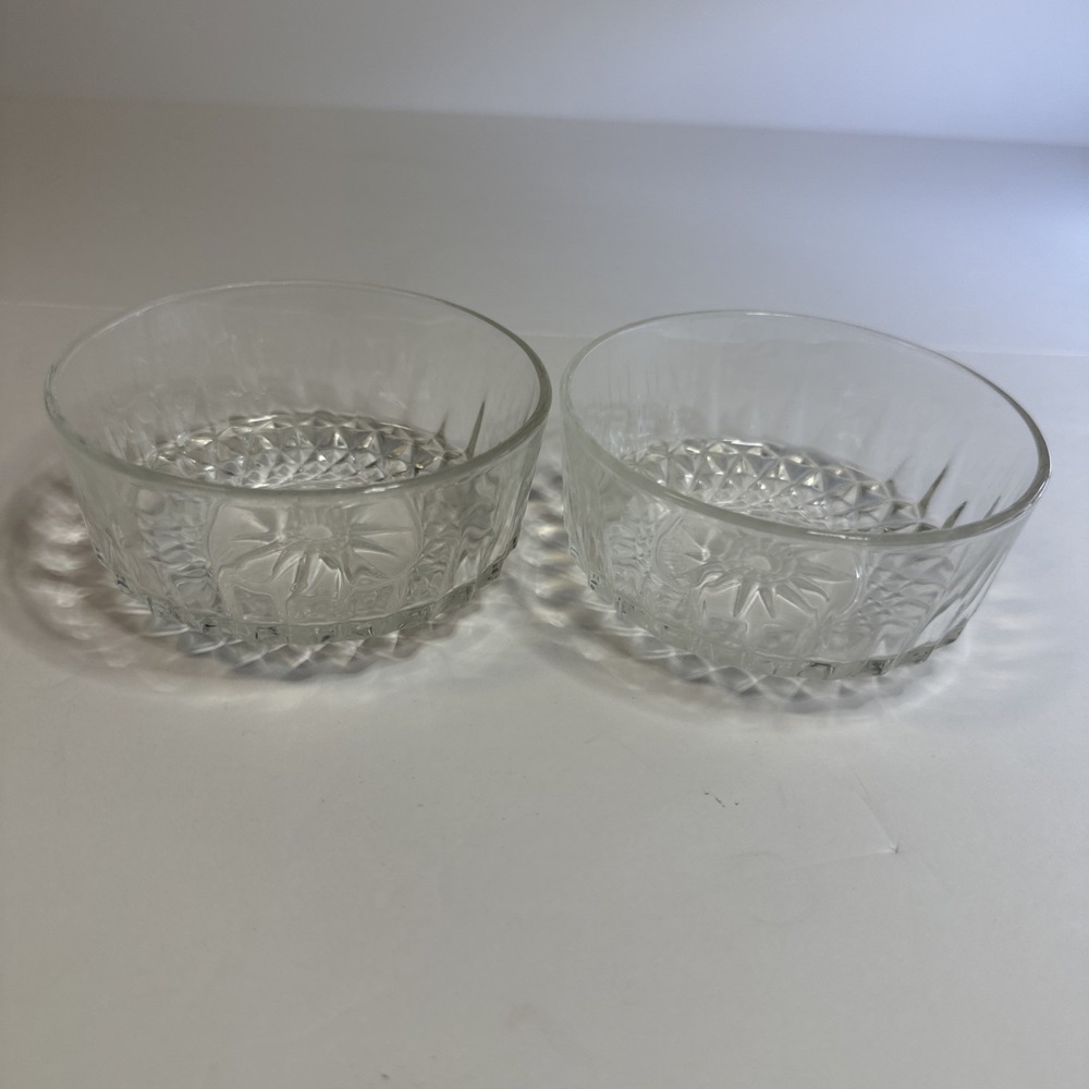 2 Vintage Arcoroc France Star Cut Clear Glass 4 Inch Dessert Bowls